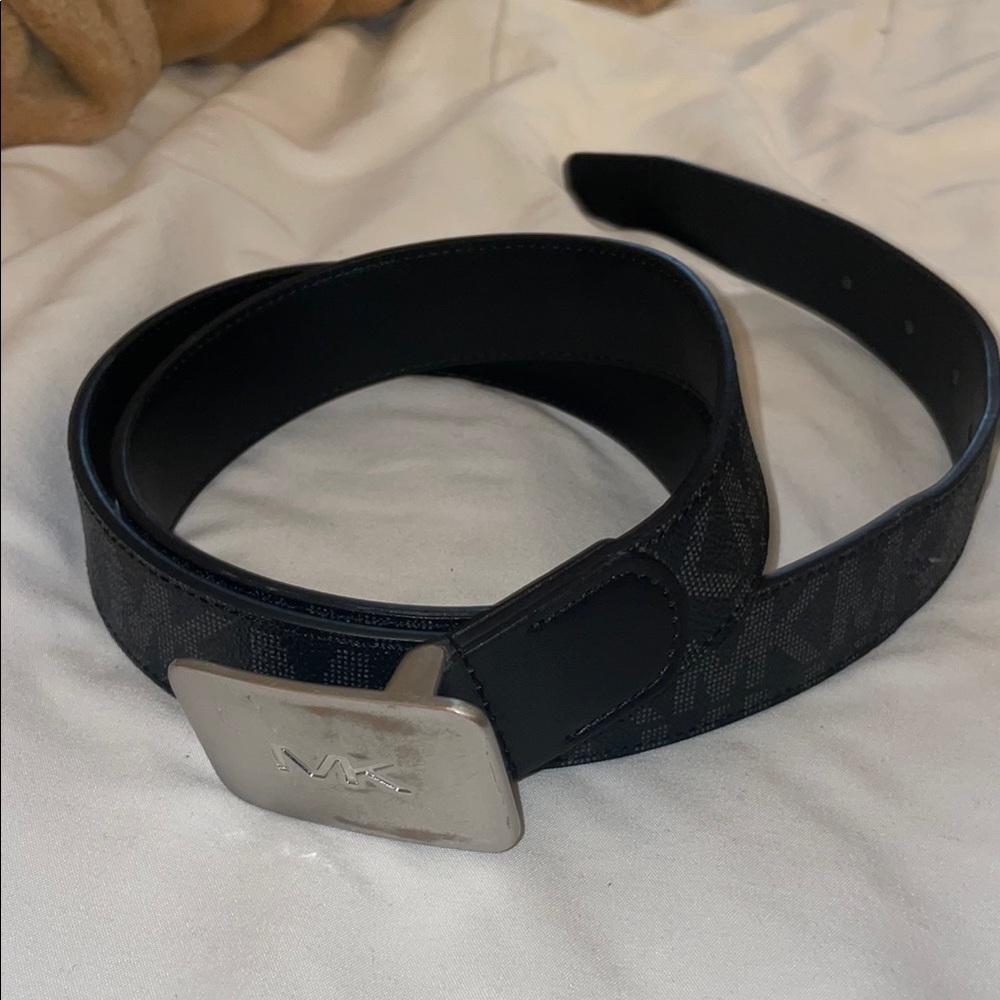 micheal kors men’s belt